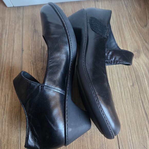 Dansko Bess Mary Jane Shoes - Picture 5 of 11